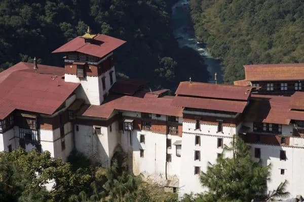 Trongsa Dzong stepping down the ridge above the Mangde Chhu gorge on the road to Bumthang